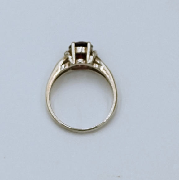 Sterling Silver Garnet Ring - Picture 3 of 6